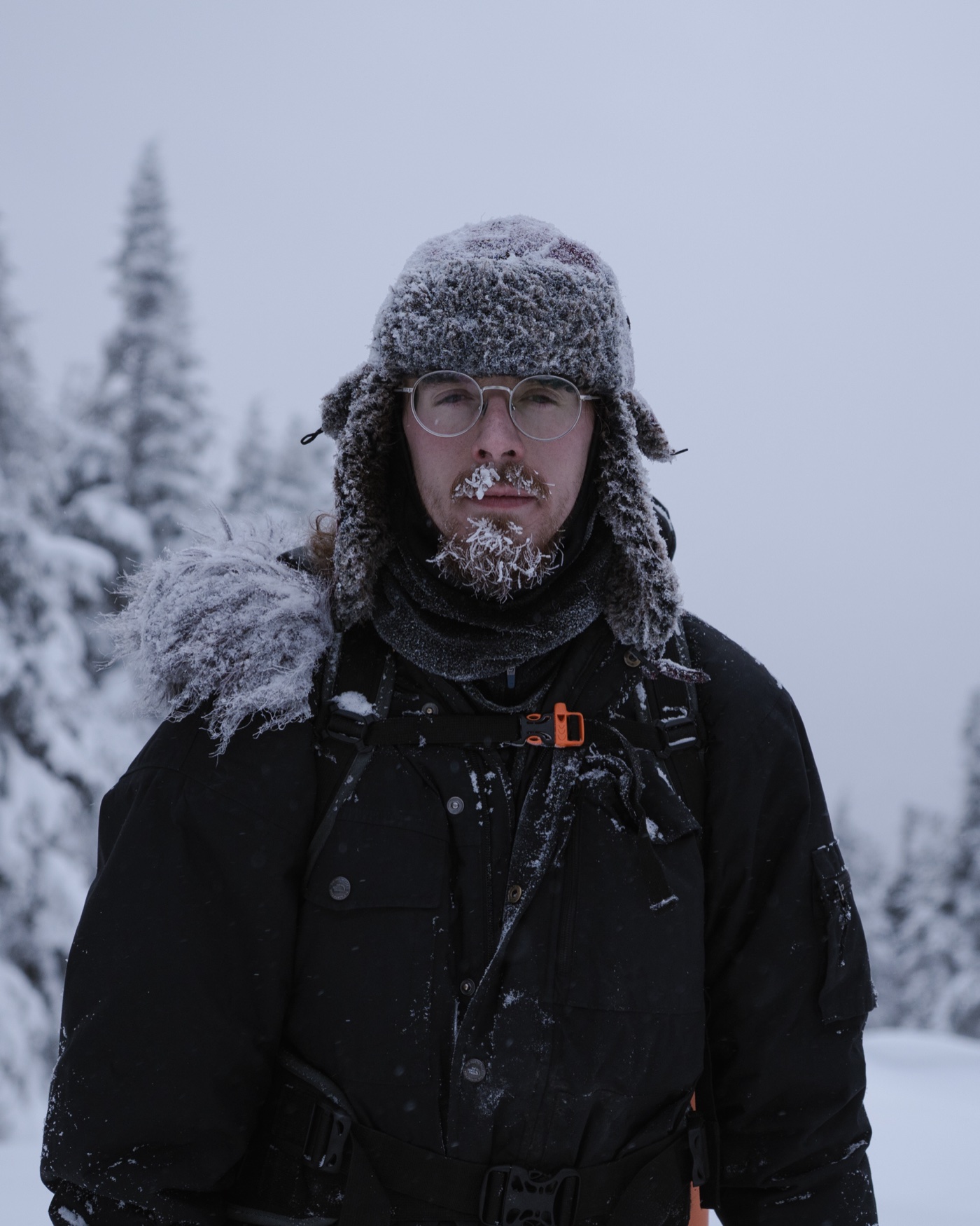 Samuel en portrait hivernal, la résilience incarnée
